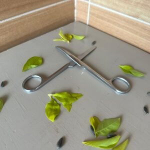 Tijera curva de acero inoxidable para gallos